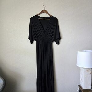 Elegant Black Maxi Dress